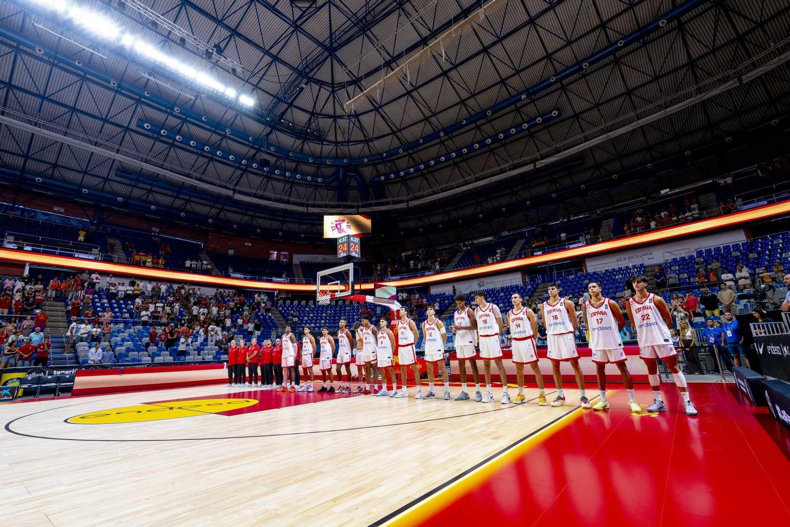 España B-República Checa, en fotos