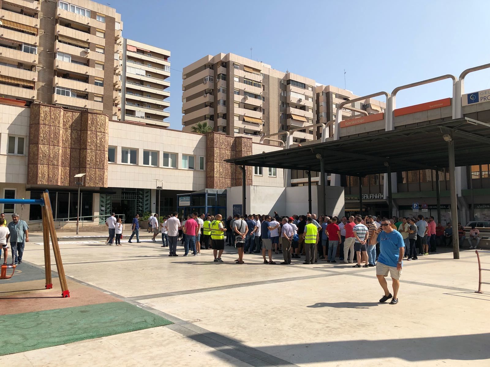 Concentración de taxistas en Málaga, frente a la Delegación de Fomento