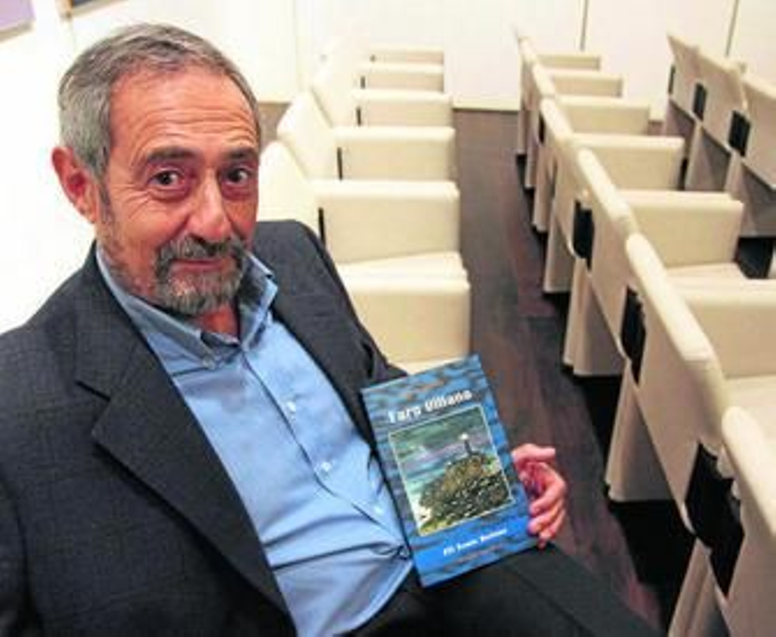 Guijarro, en la presentación de su novela, ayer en el Centro Andaluz de las Letras .