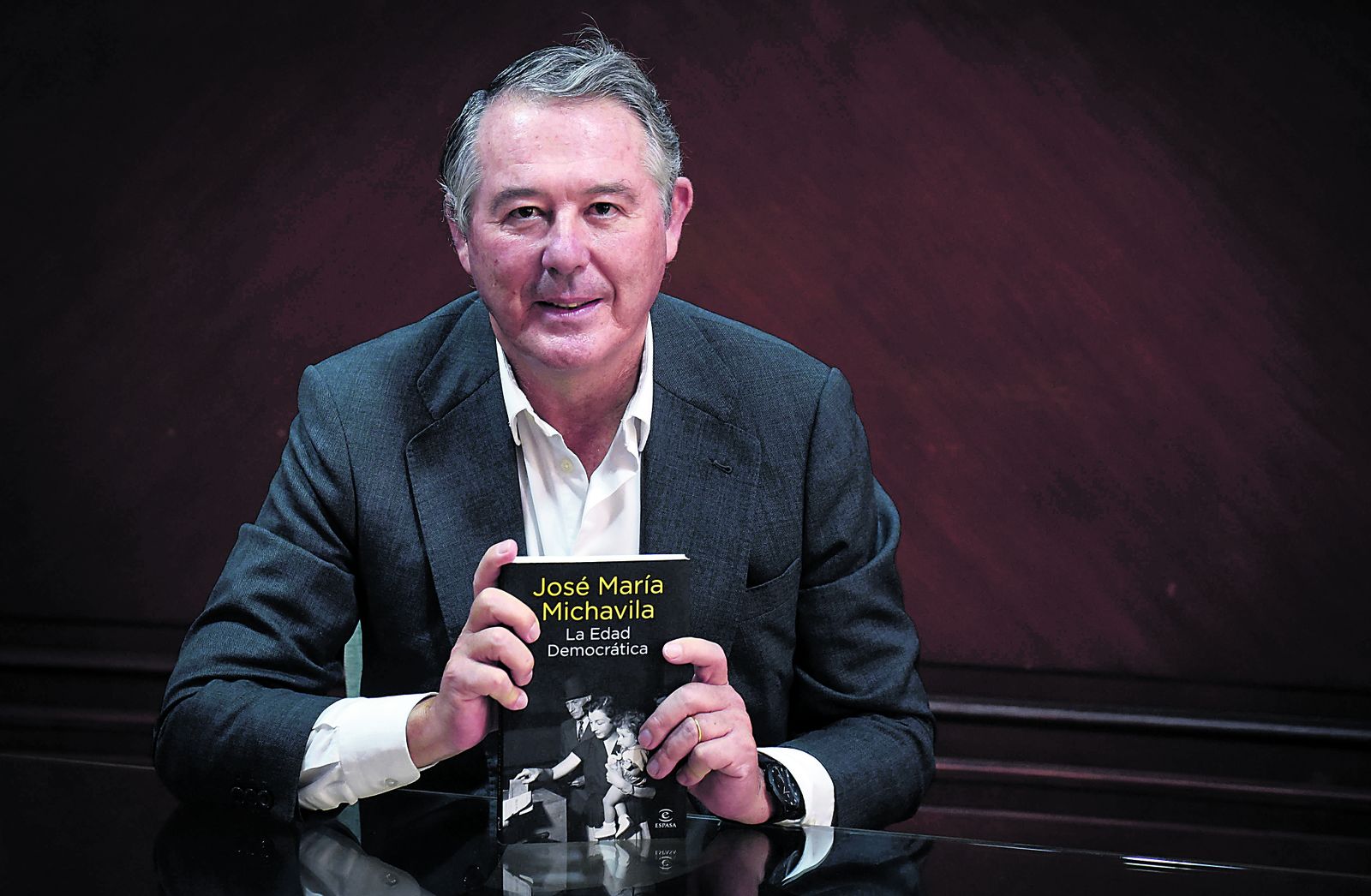 José María Michavila posa para la entrevista.