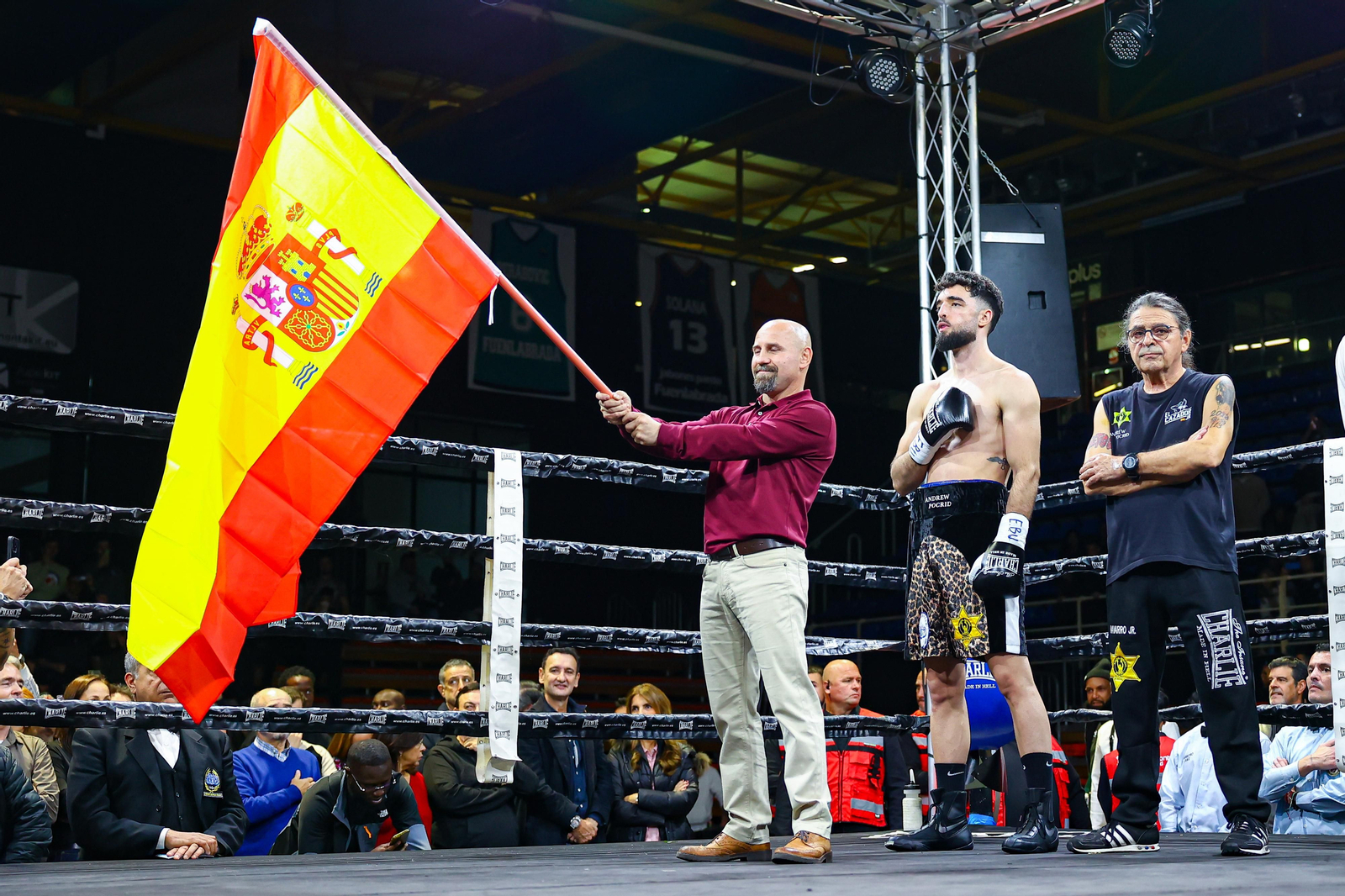 Las mejores fotos de la derrota de José Luis Navarro (El Cazador Jr) ante Gustave Tamba