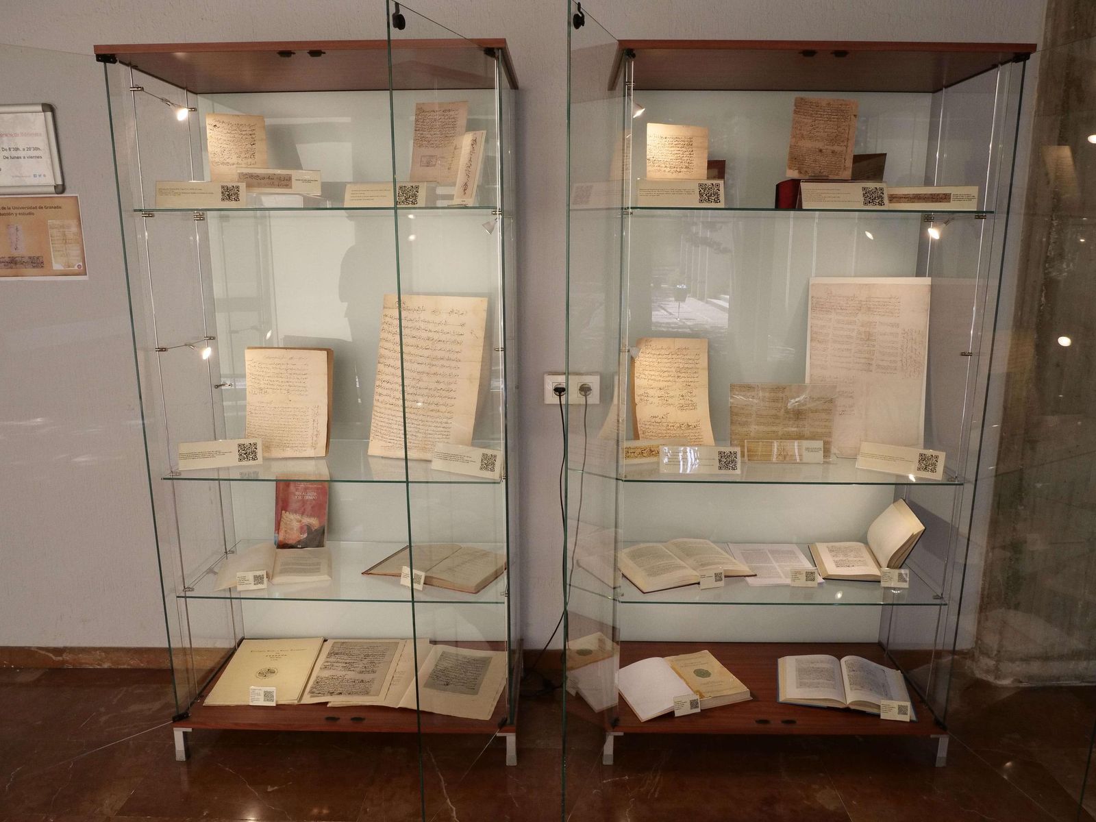 La Biblioteca de Filosofía y Letras de Granada exhibe escritos jurídicos únicos