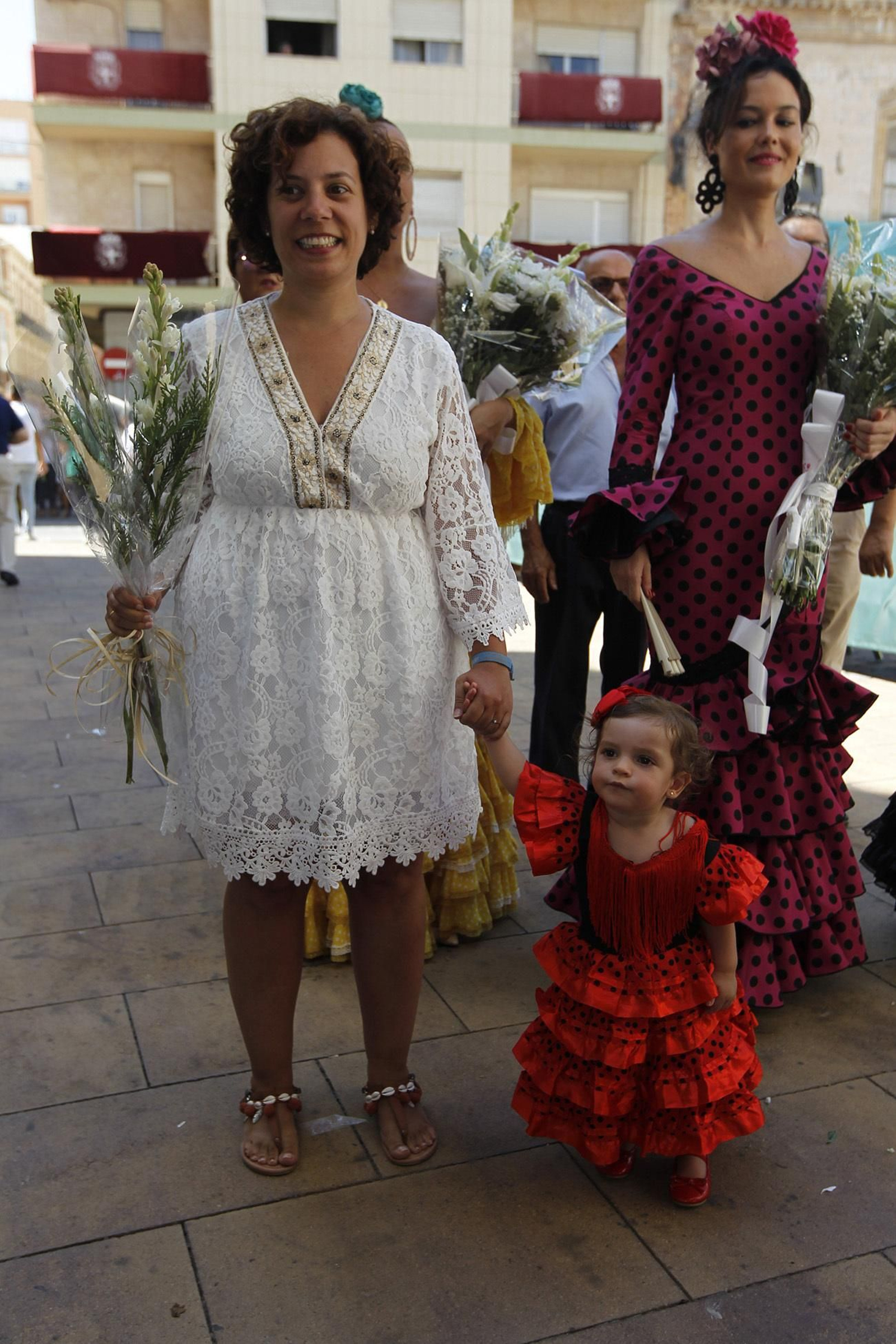 Fotogalería ofrenda floral a la Virgen del Mar. Feria de Almería 2019