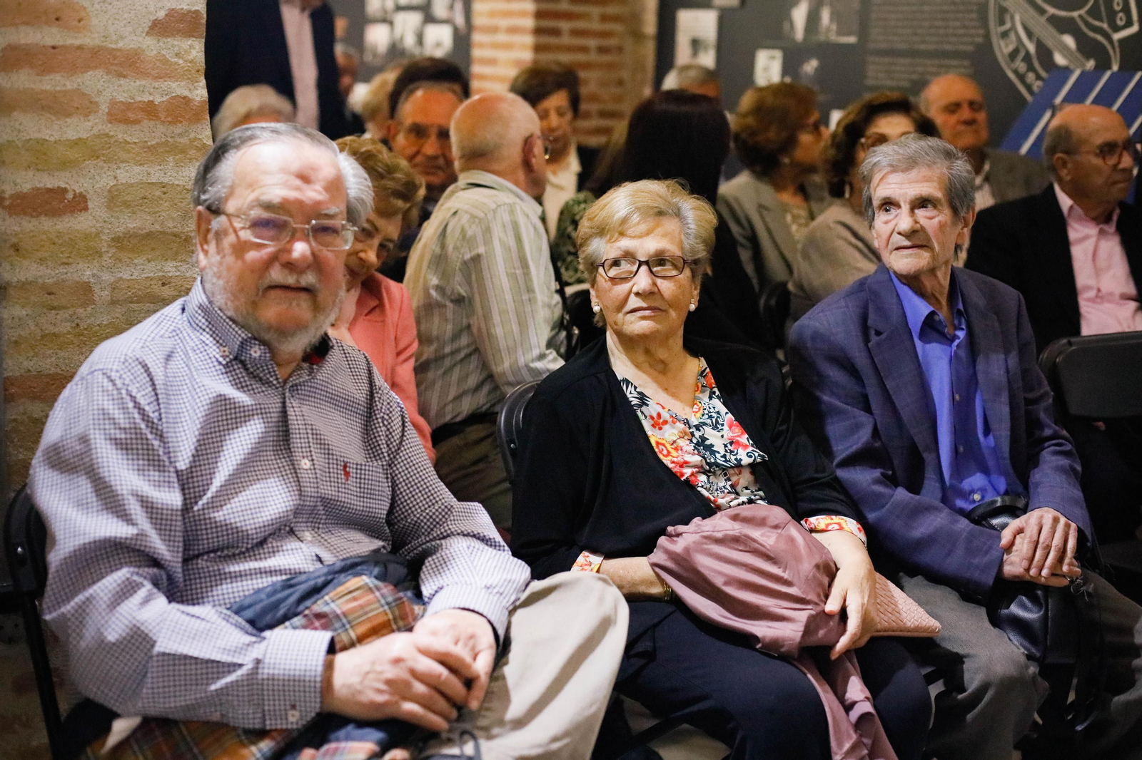 Entrega de Anagrama de Oro y Brillantes de la Ciudad de Almería a Andrés Caparrós en imágeness