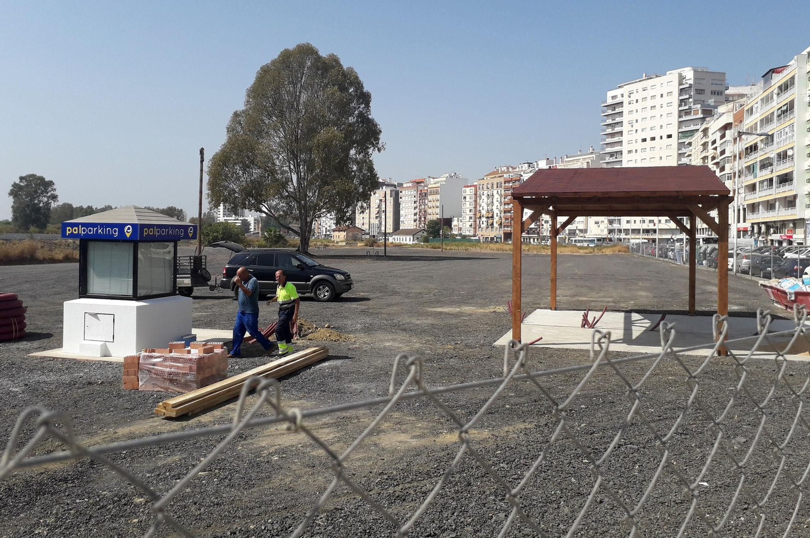 Solar que se habilita como parking.