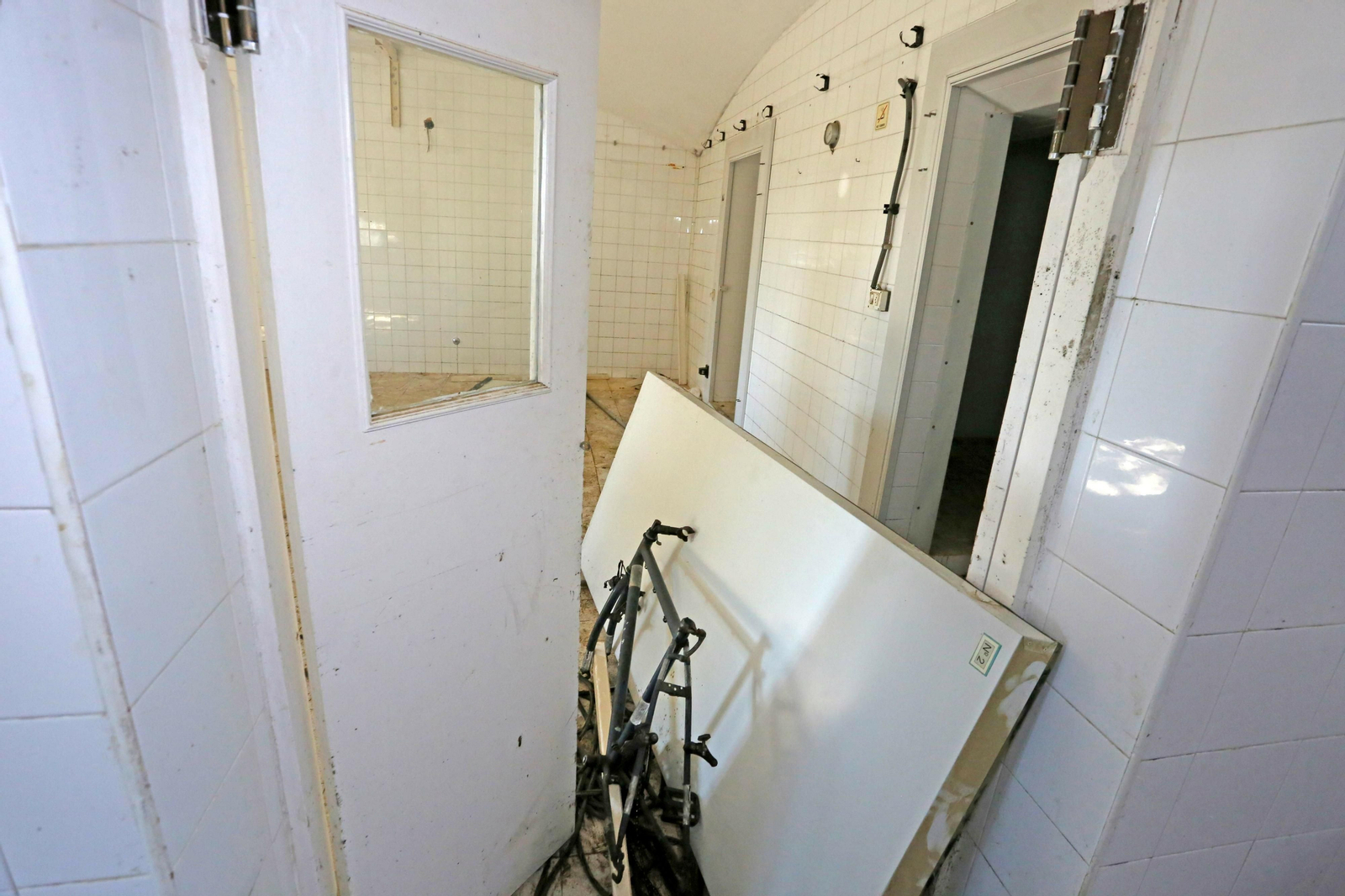 Imágenes de los destrozos y expolio en el restaurante EL Bosque