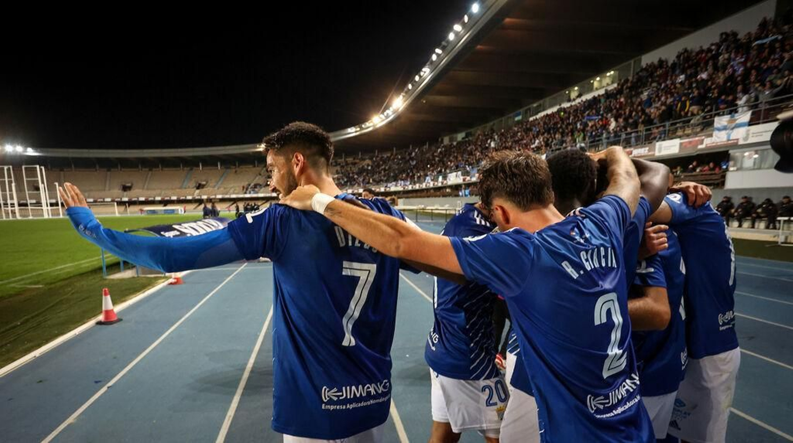 Los jugadores del Xerez CD celebran uno de sus goles al Coria el domingo.