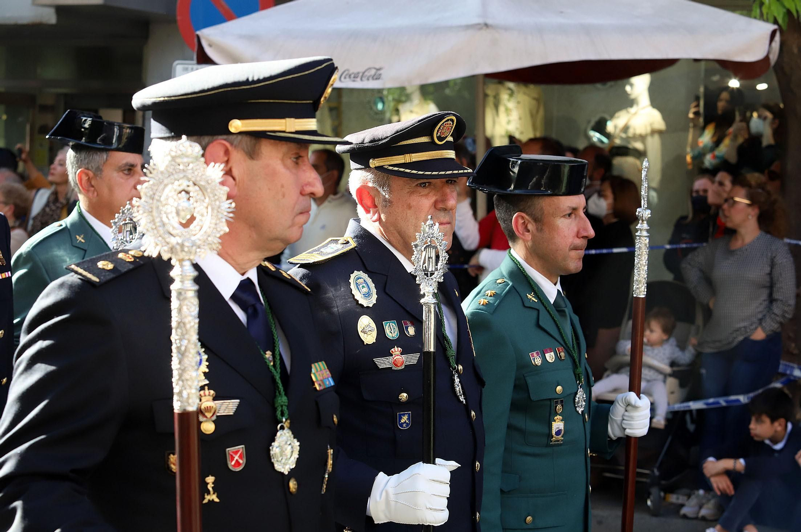 La Legión acompaña al Cristo de la Vera+Cruz en su procesión por Huelva, en imágenes