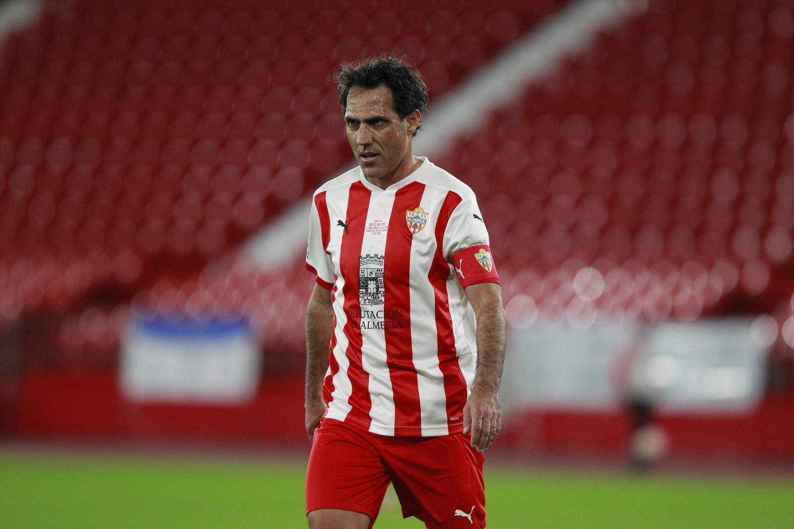 Imágenes del partido homenaje al 'eterno' capitán de la U.D. Almería, José Ortiz