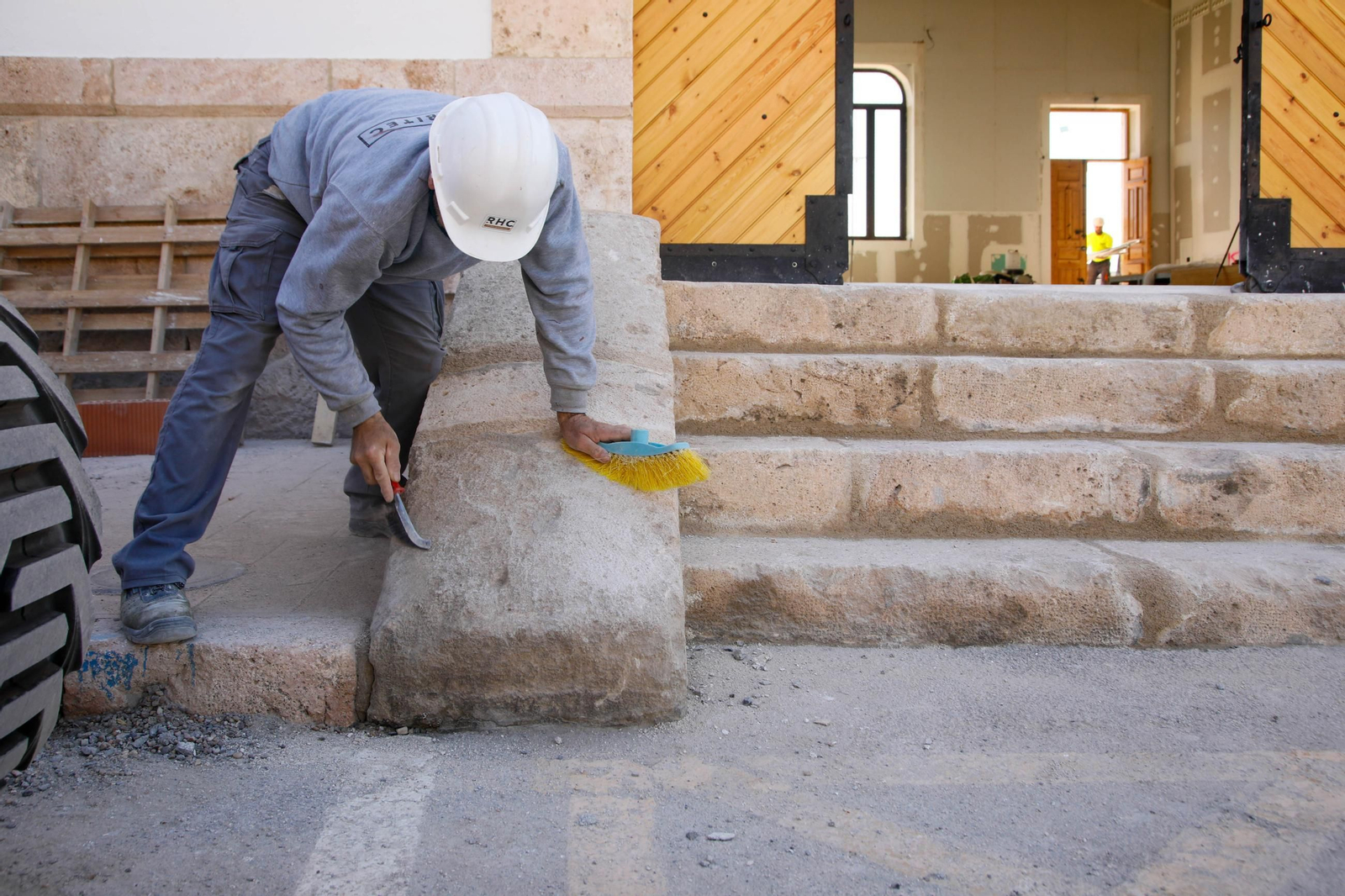 Las imágenes de la visita a la obras del Puerto de Almería