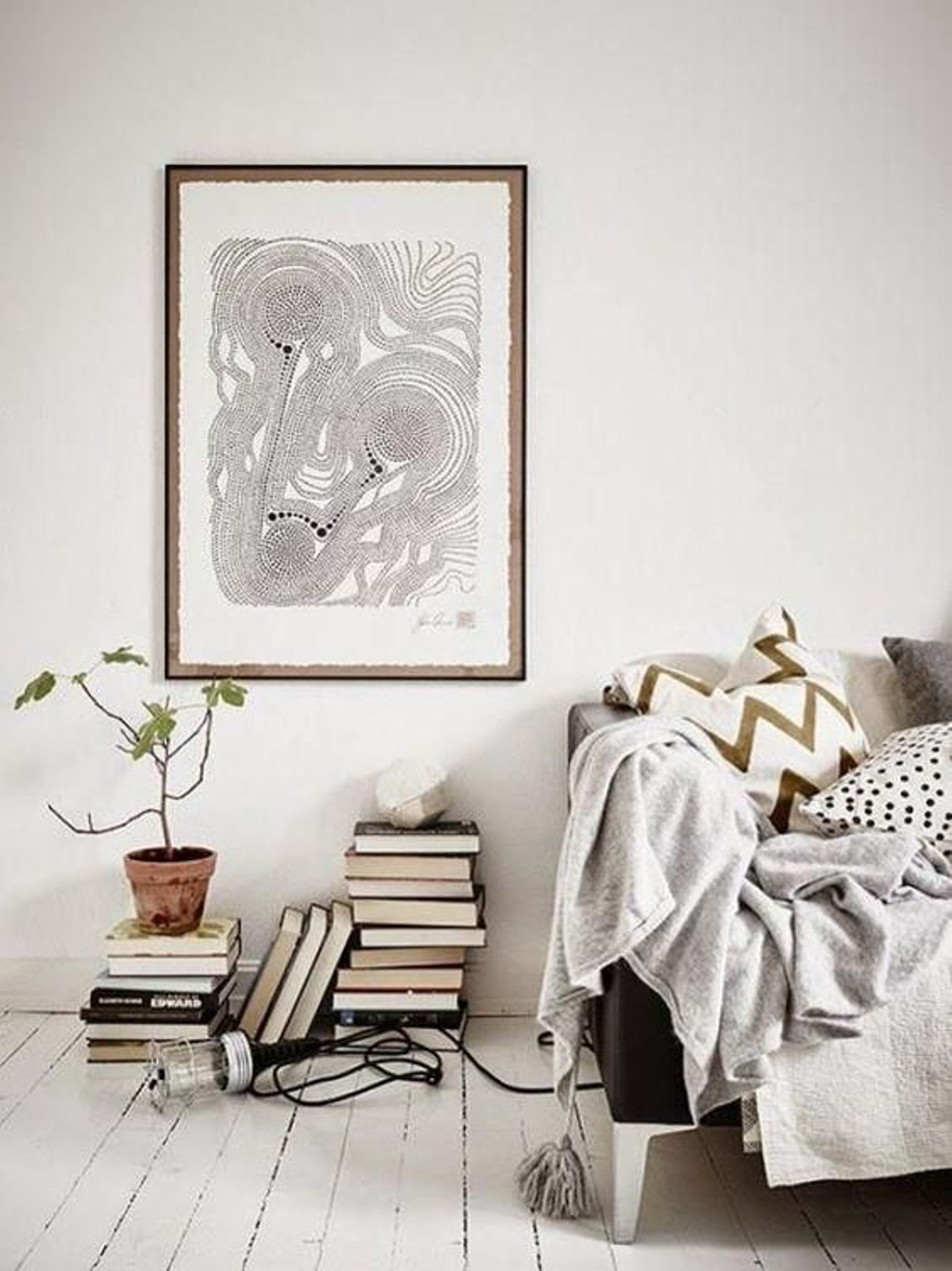 Utiliza los libros que ya has leído como parte de la decoración de tu hogar.