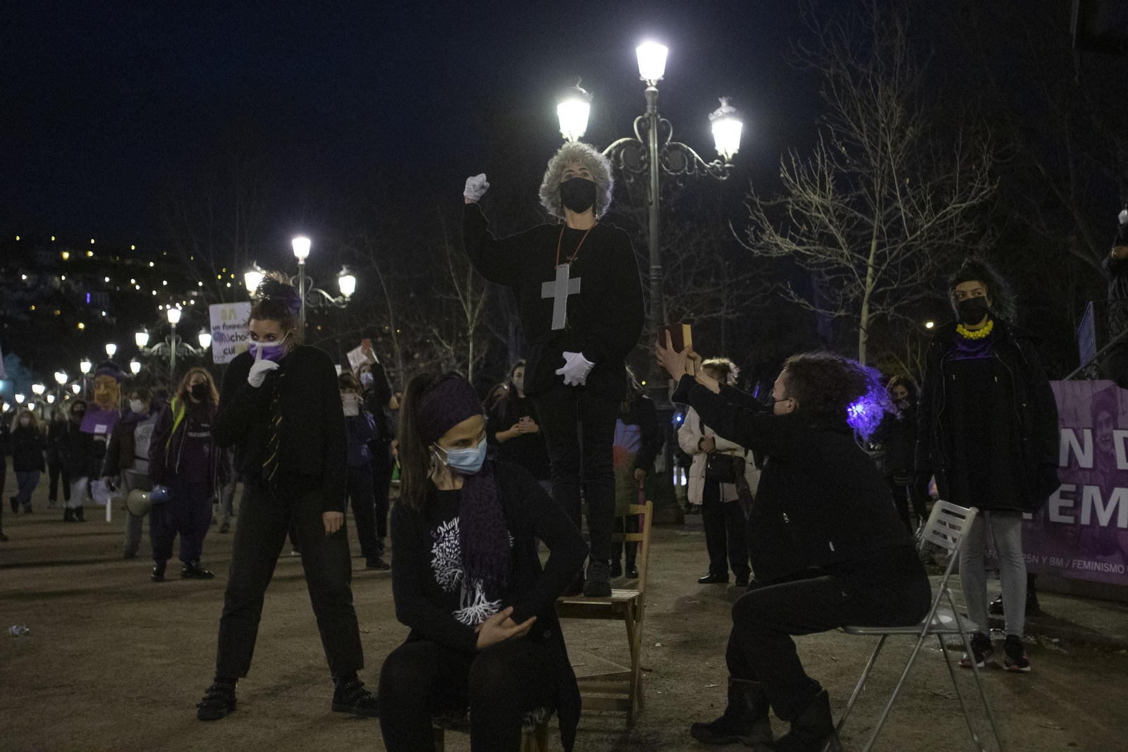 Las mejores imágenes de la manifestación feminista del 8M en Granada este 2021