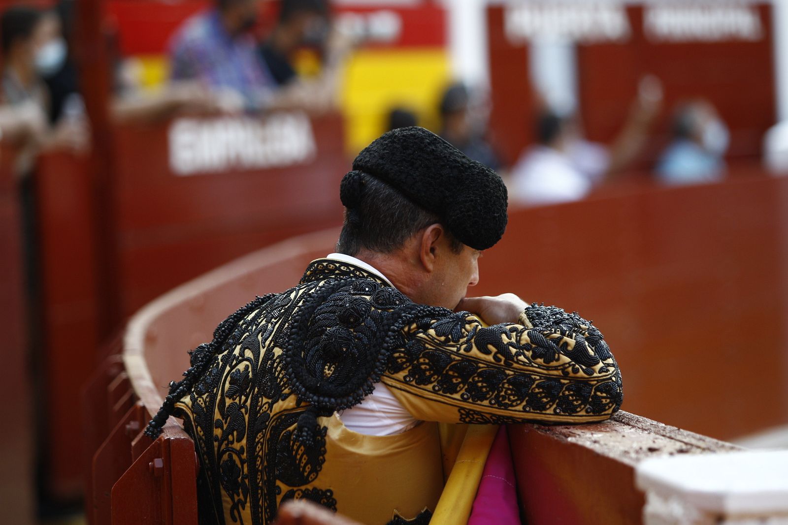 Fotogalería corrida de toros. Cayetano Rivera, Paco Ureña y Roca Rey. Roquetas de Mar.