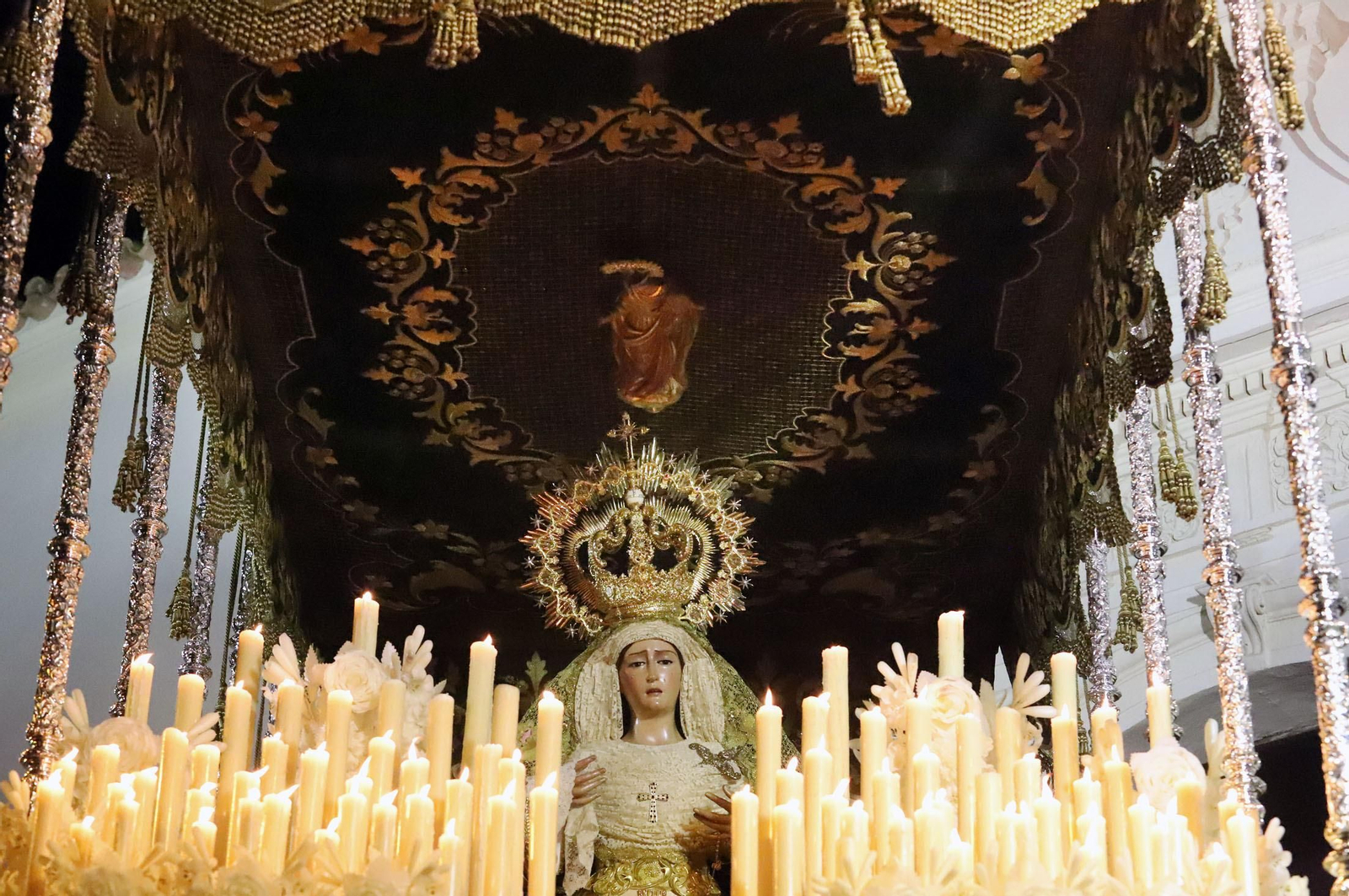 Imágenes de Pasión en su procesión por Huelva