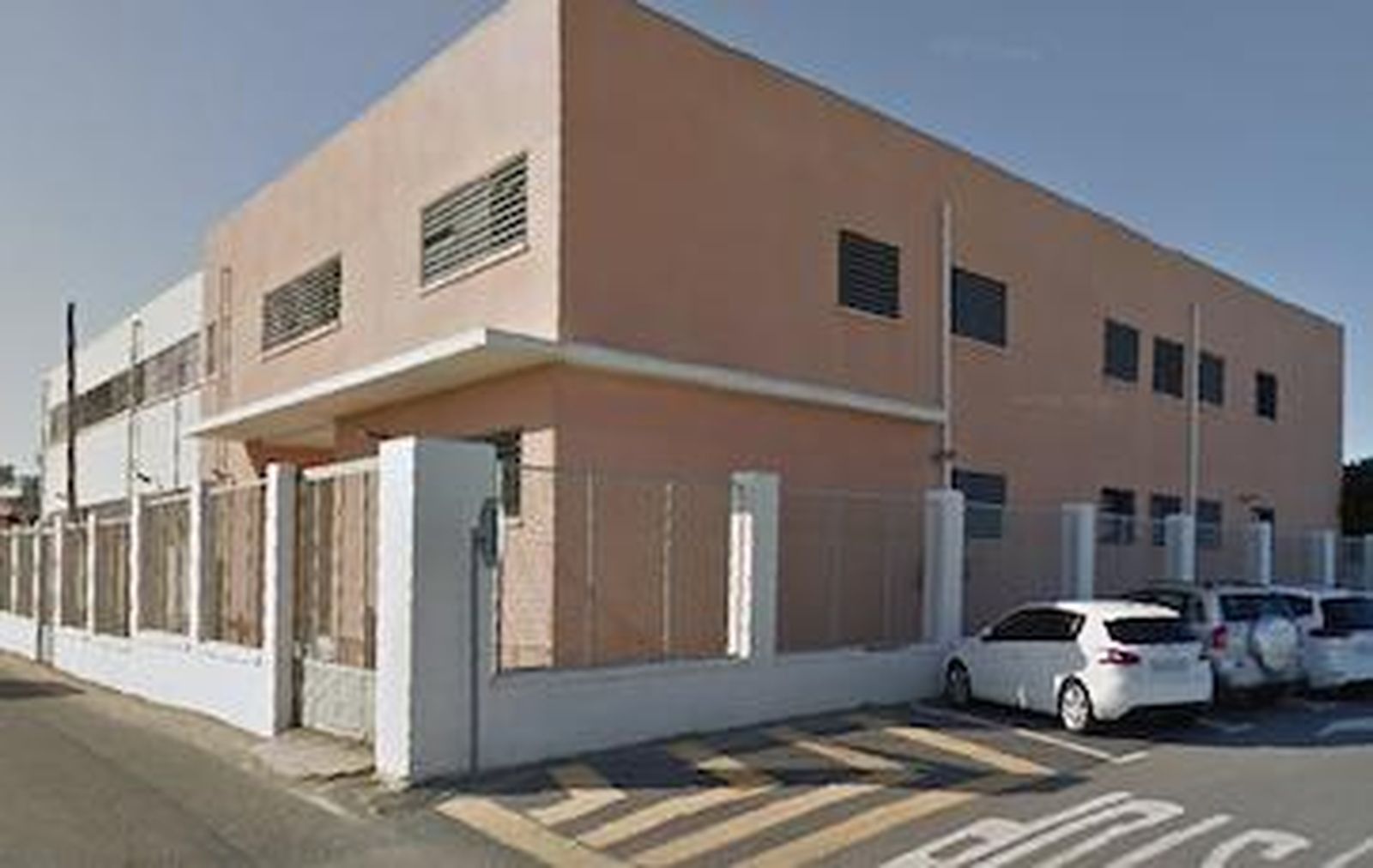 Exterior del IES Las Marinas, en Roquetas de Mar.