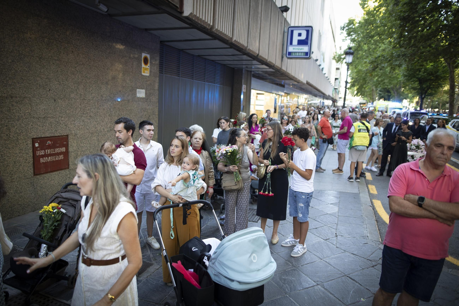 Ofrenda Floral y Solidaria a la Virgen de las Angustias de Granada, Septiembre 2025.jpg