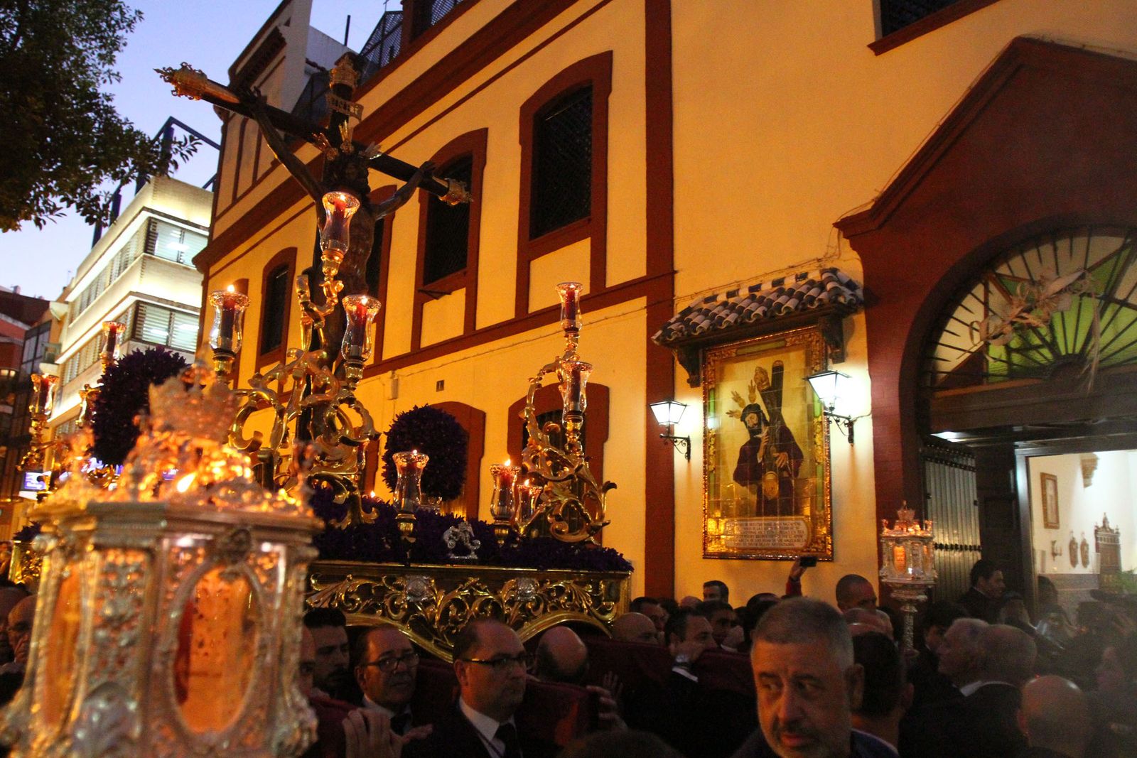 El Cristo de la Expiración preside el Vía Crucis del Consejo de Hermandades