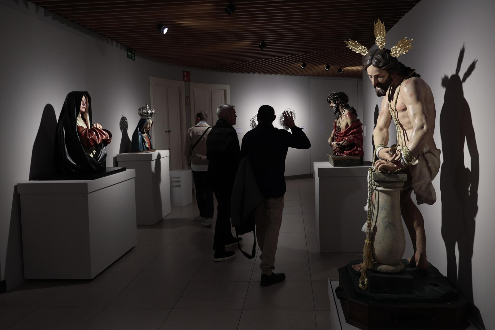 La exposición «Pasión y Gloria. Pedro Roldán y las Hermandades de Sevilla» en imágenes