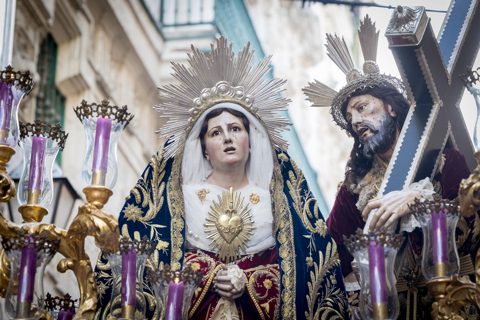 Imágenes de la salida de Afligidos en la Semana Santa de Cádiz 2025