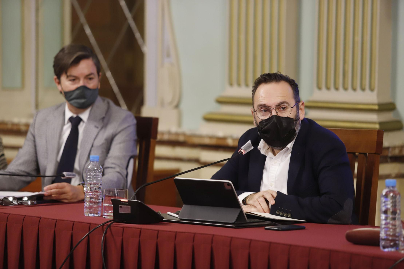 Imágenes del Pleno ordinario del mes de noviembre del Ayuntamiento de Huelva