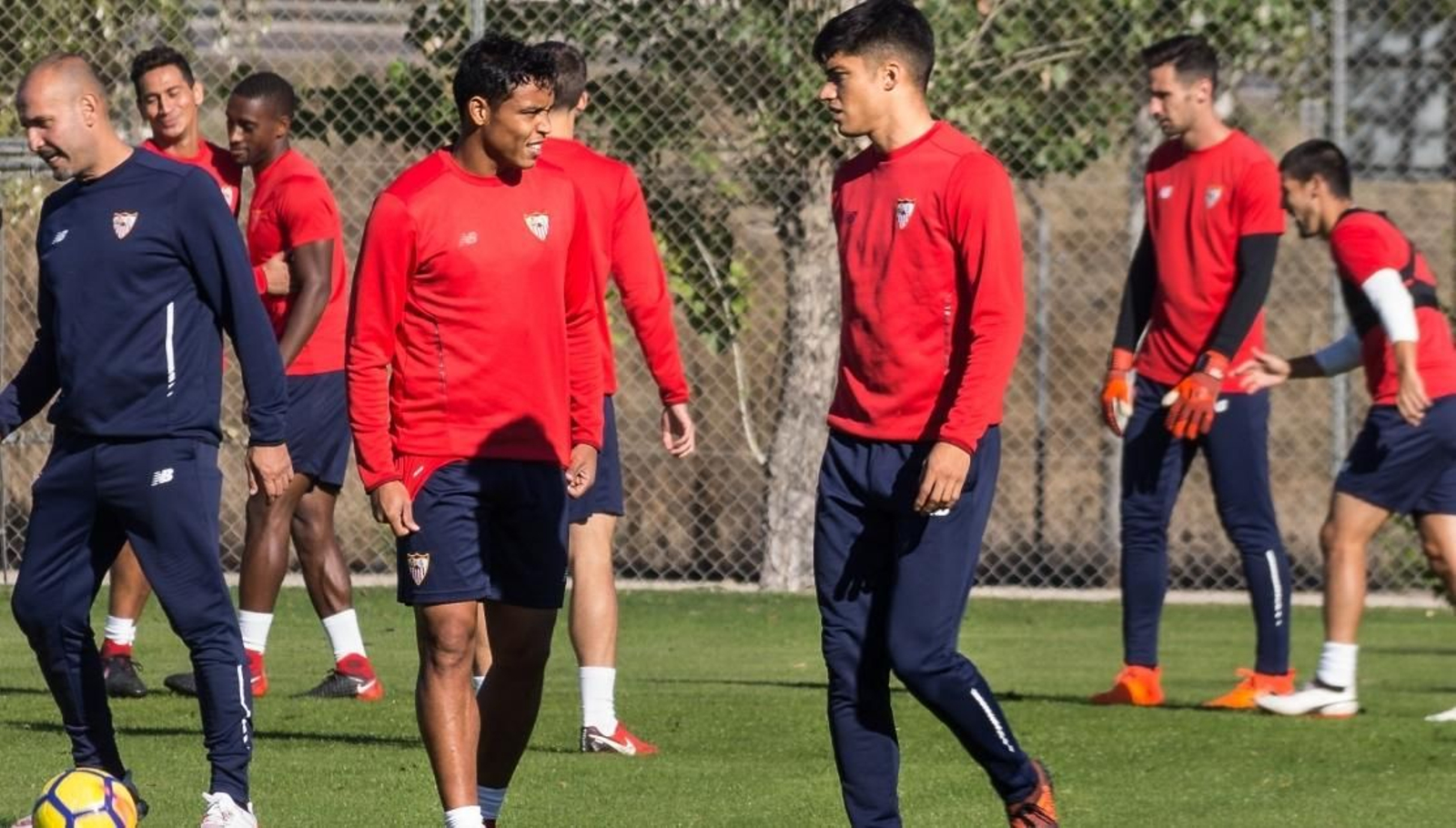 Correa junto a Muriel en la sesión de entrenamiento