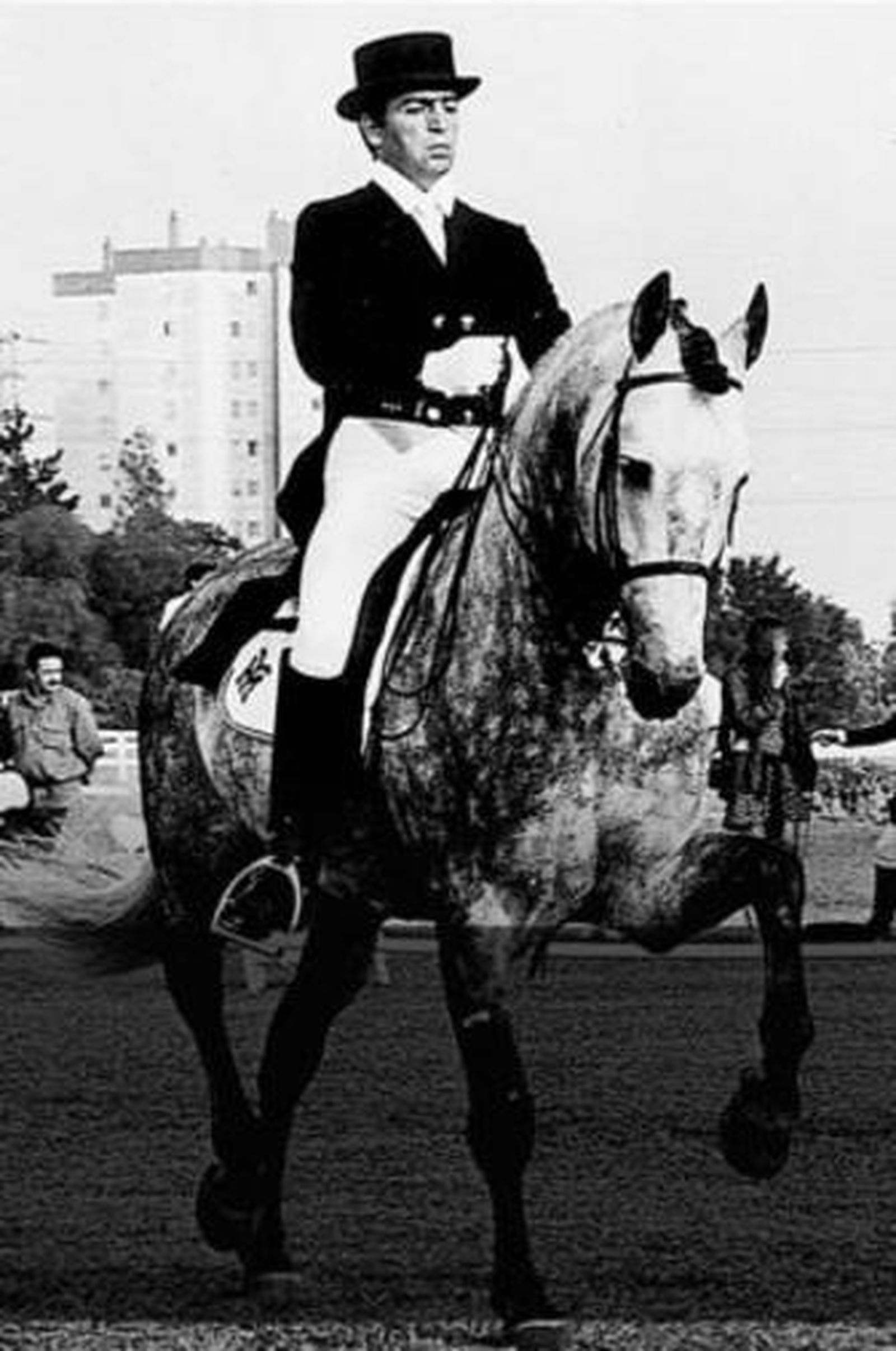 El jinete olímpico Ignacio Rambla          con 'Evento', en la Feria de 1996.