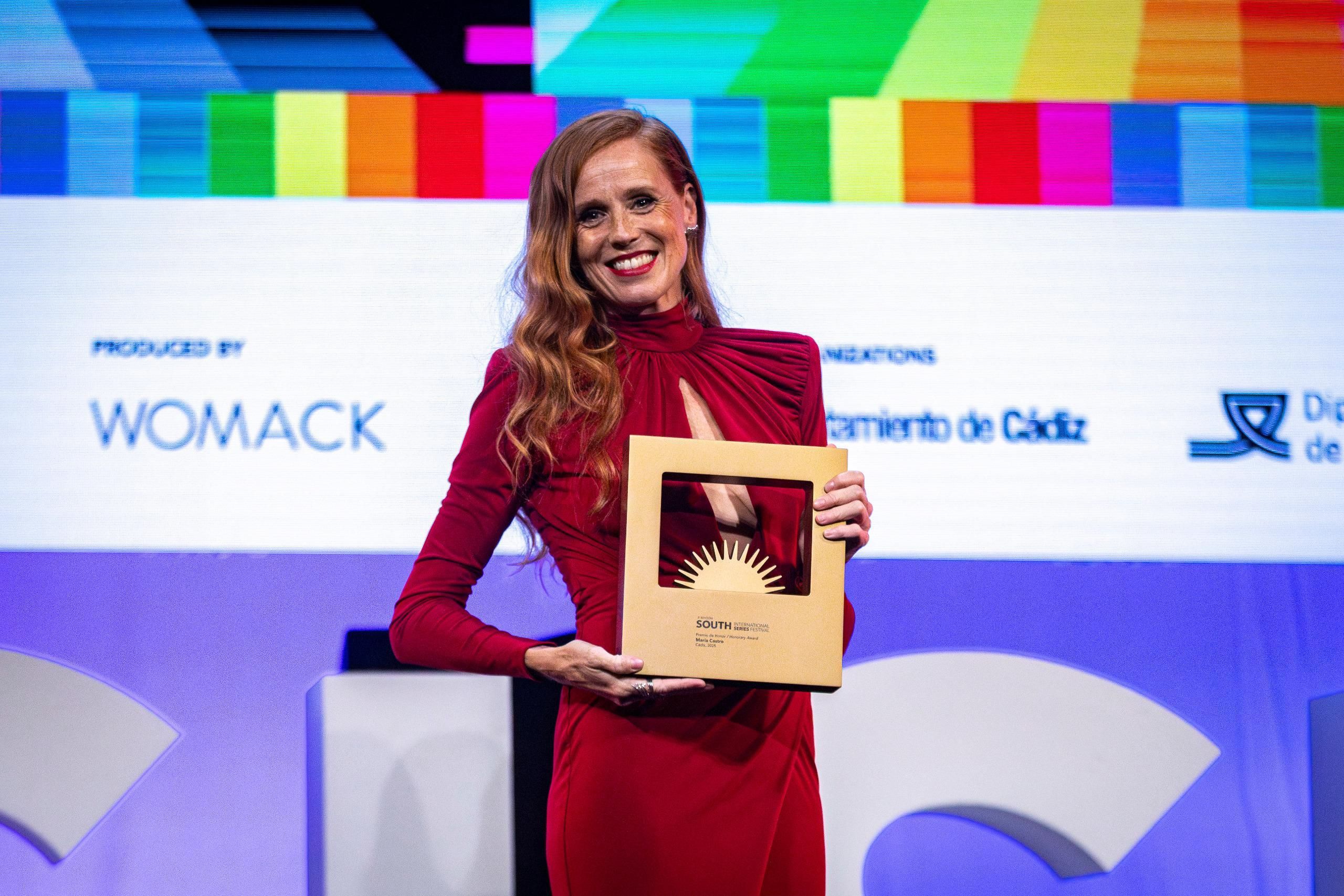 María Castro recibe el premio de un South que mira a Cádiz
