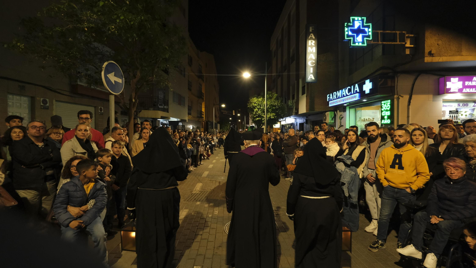 Procesión del Perdón en Almería, en imágenes