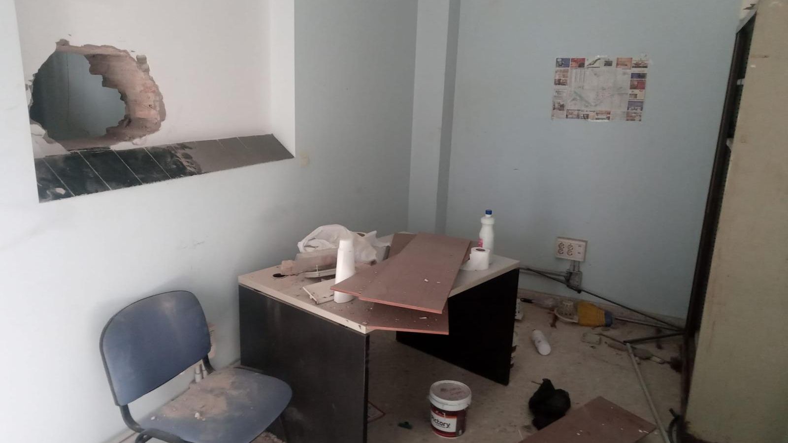 Así ha quedado una de las dependencias del pabellón.