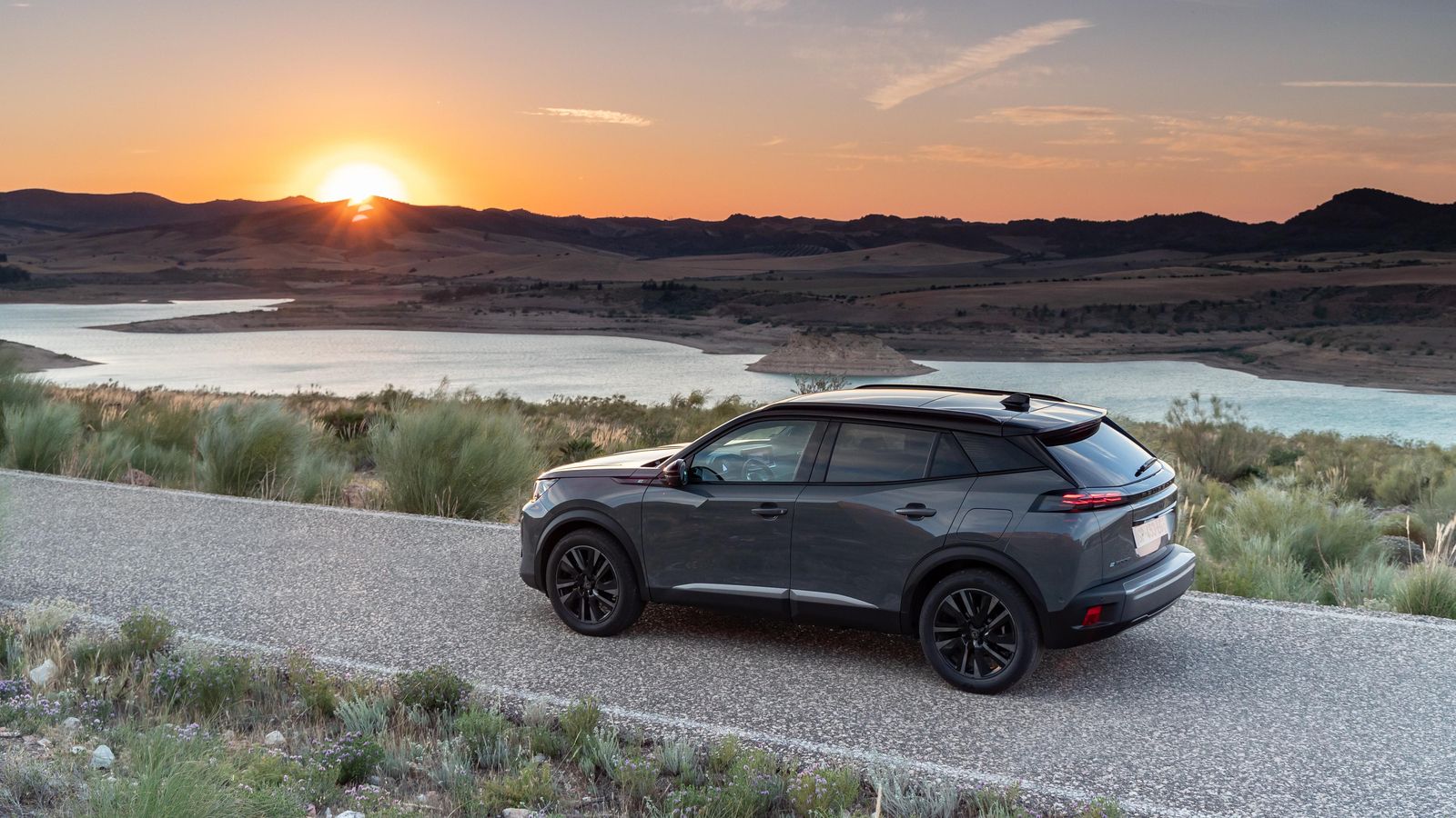 Tras un recorrido de 210 km en condiciones de tráfico real y exigentes, el e-2008 con el nuevo motor de 156 CV aún conservaba en su batería de 54 kWh energía para realizar 140 adicionales.