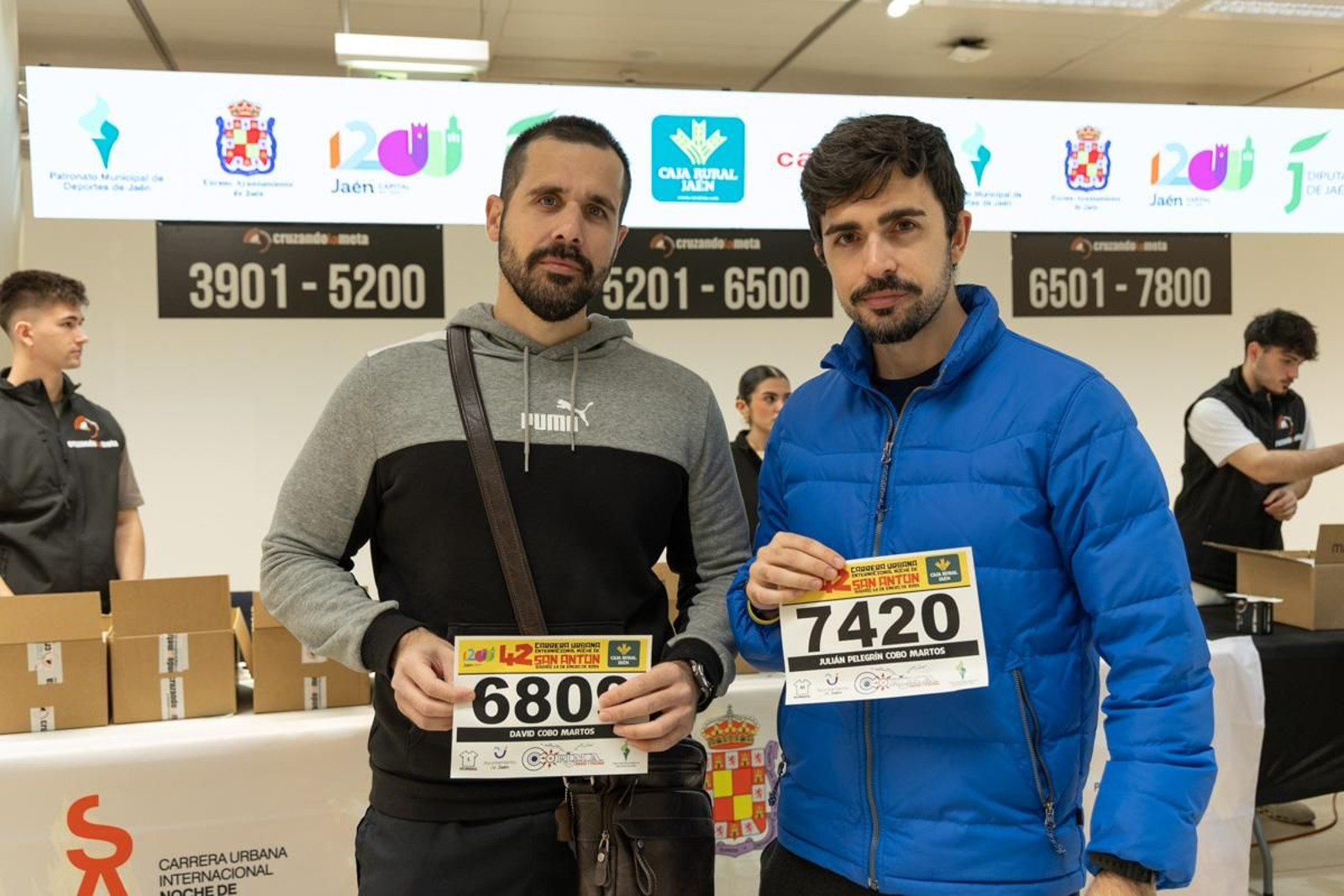 En imágenes: buen ritmo en el inicio de la recogida de dorsales para la Carrera de San Antón