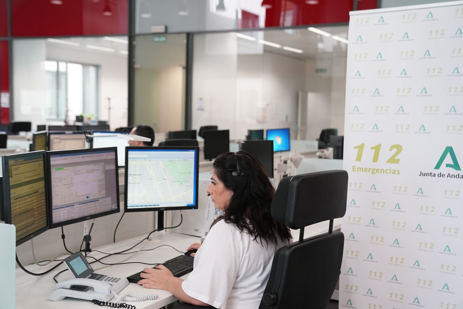 Una gestora del servicio de Emergencias 112 Andalucía.