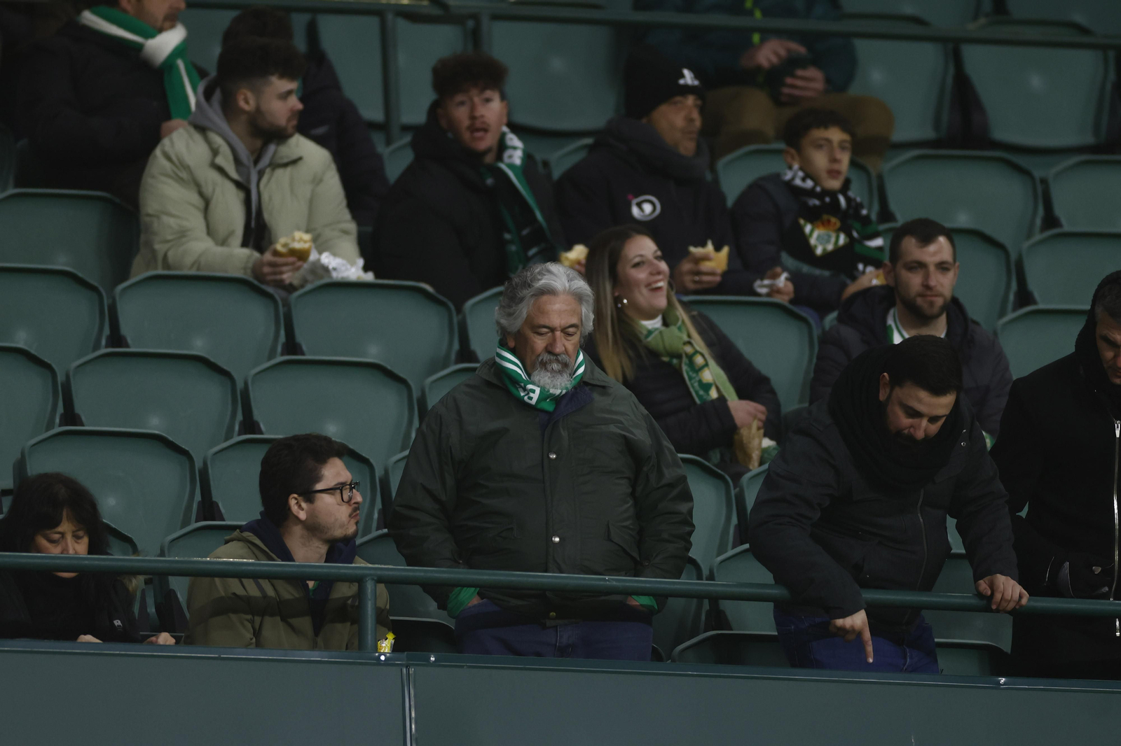 Búscate en las fotos del Betis-Osasuna