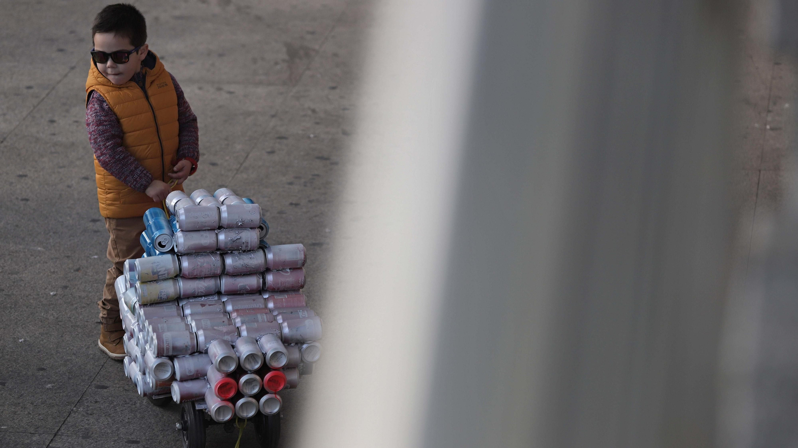 Imágenes del arrastre de latas en Algeciras