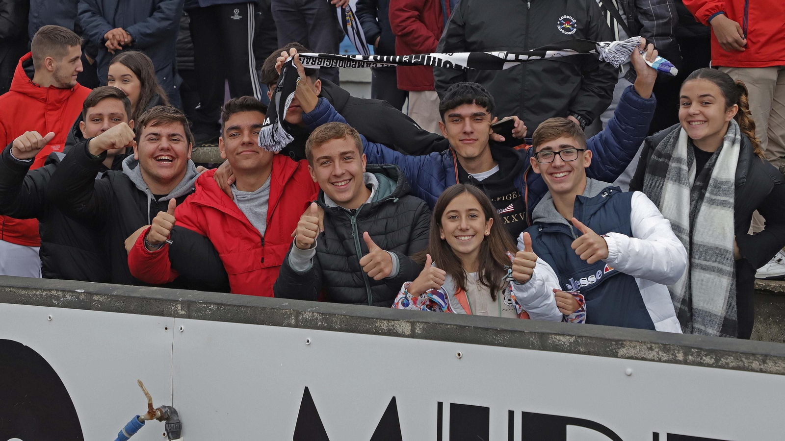 Fotos de la afición en el estadio municipal de La Línea