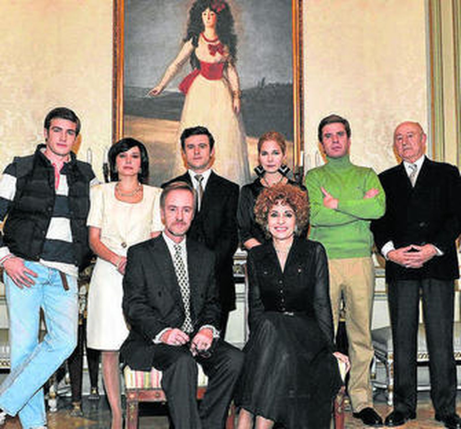 El elenco protagonista de la segunda parte de 'La duquesa'.