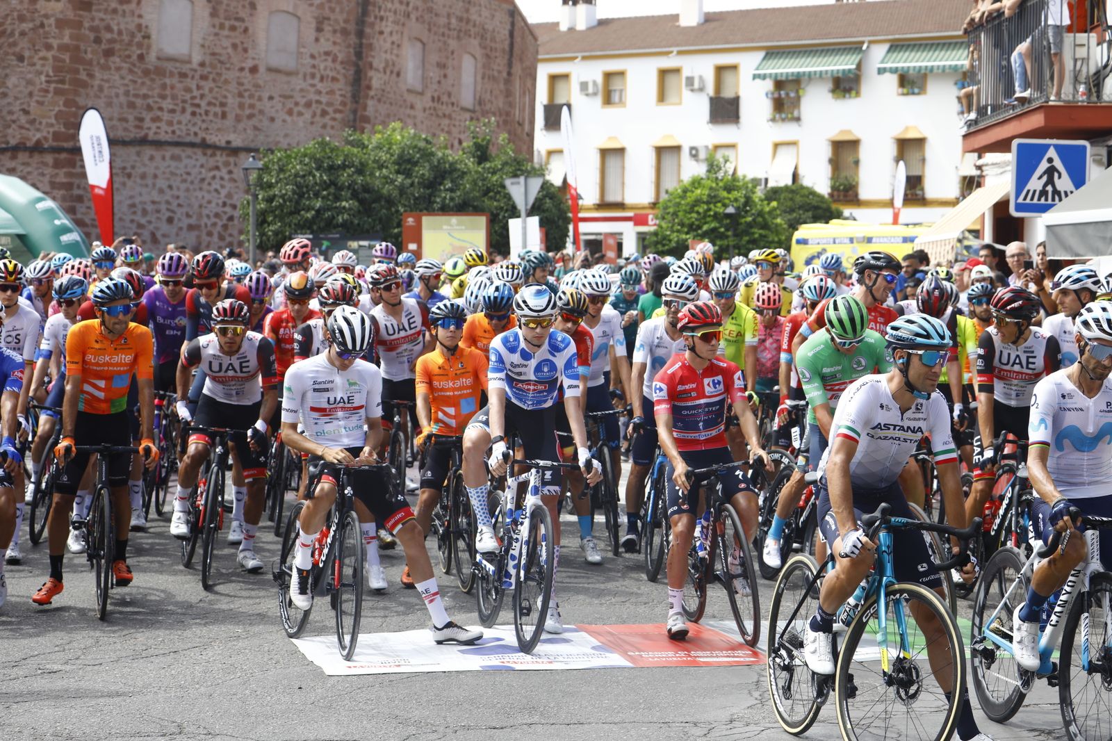 Montoro vibra con la salida de etapa de La Vuelta, en imágenes