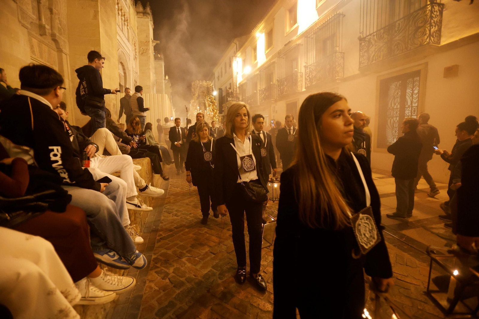 Ánimas celebra el 50 aniversario de la Virgen de las Tristezas por las calles de Córdoba