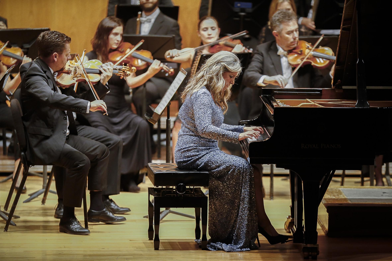 La pianista Paula Coronas, durante su actuación junto a la Orquesta Ciudad de Almería.