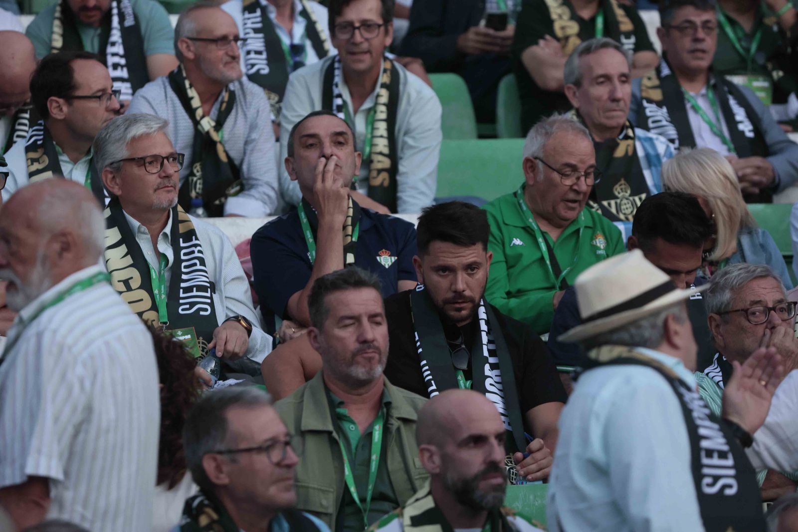 Búscate en el acto Siempre Verdiblancos