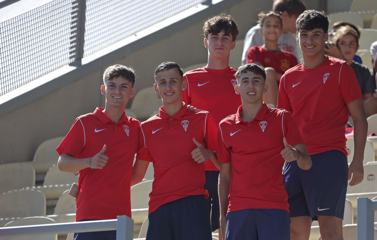 Búscate en el Nuevo Mirador durante el Algeciras CF - Marbella FC