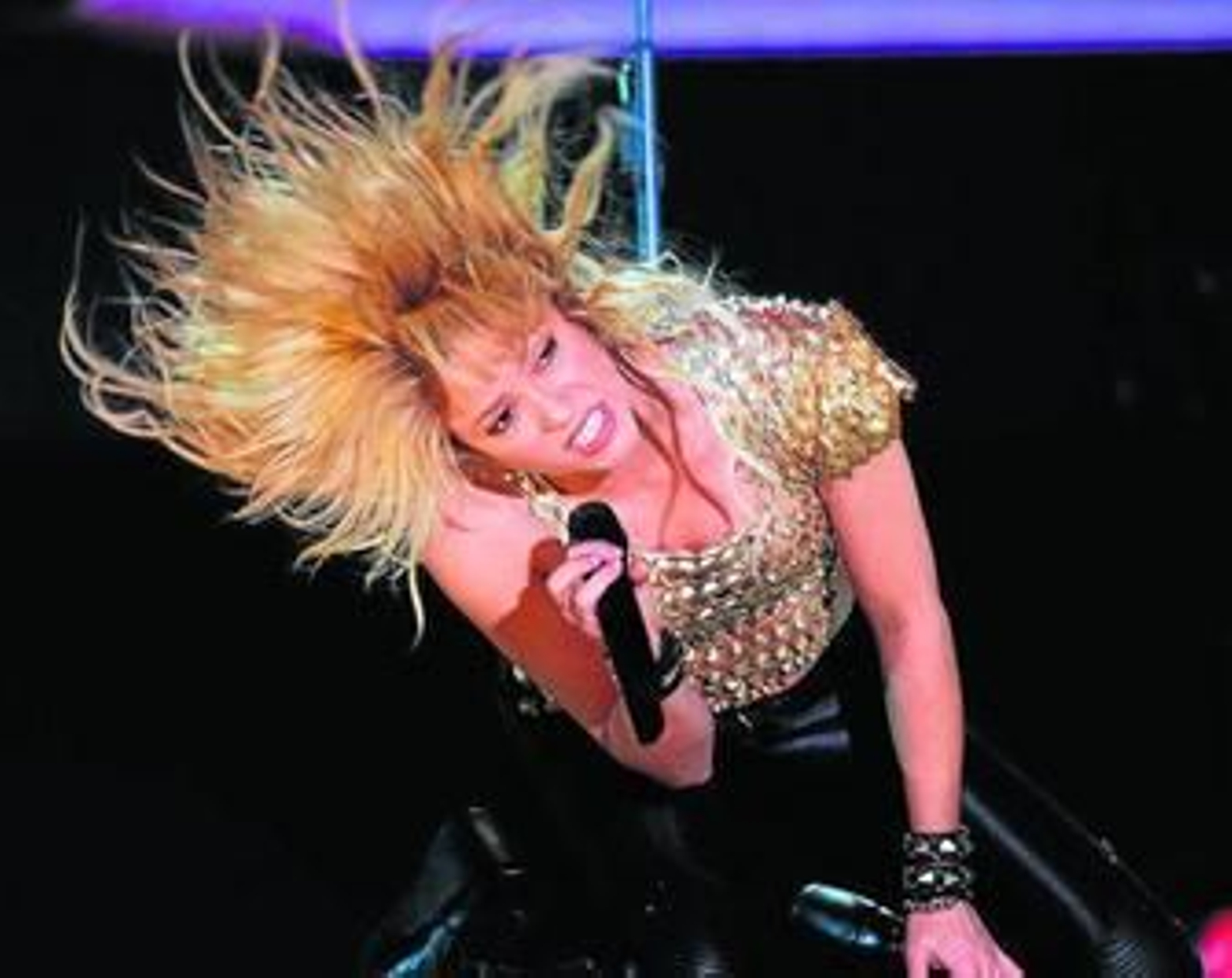 Shakira ofrece toda su fuerza en cada tema que canta en los escenarios de medio mundo.