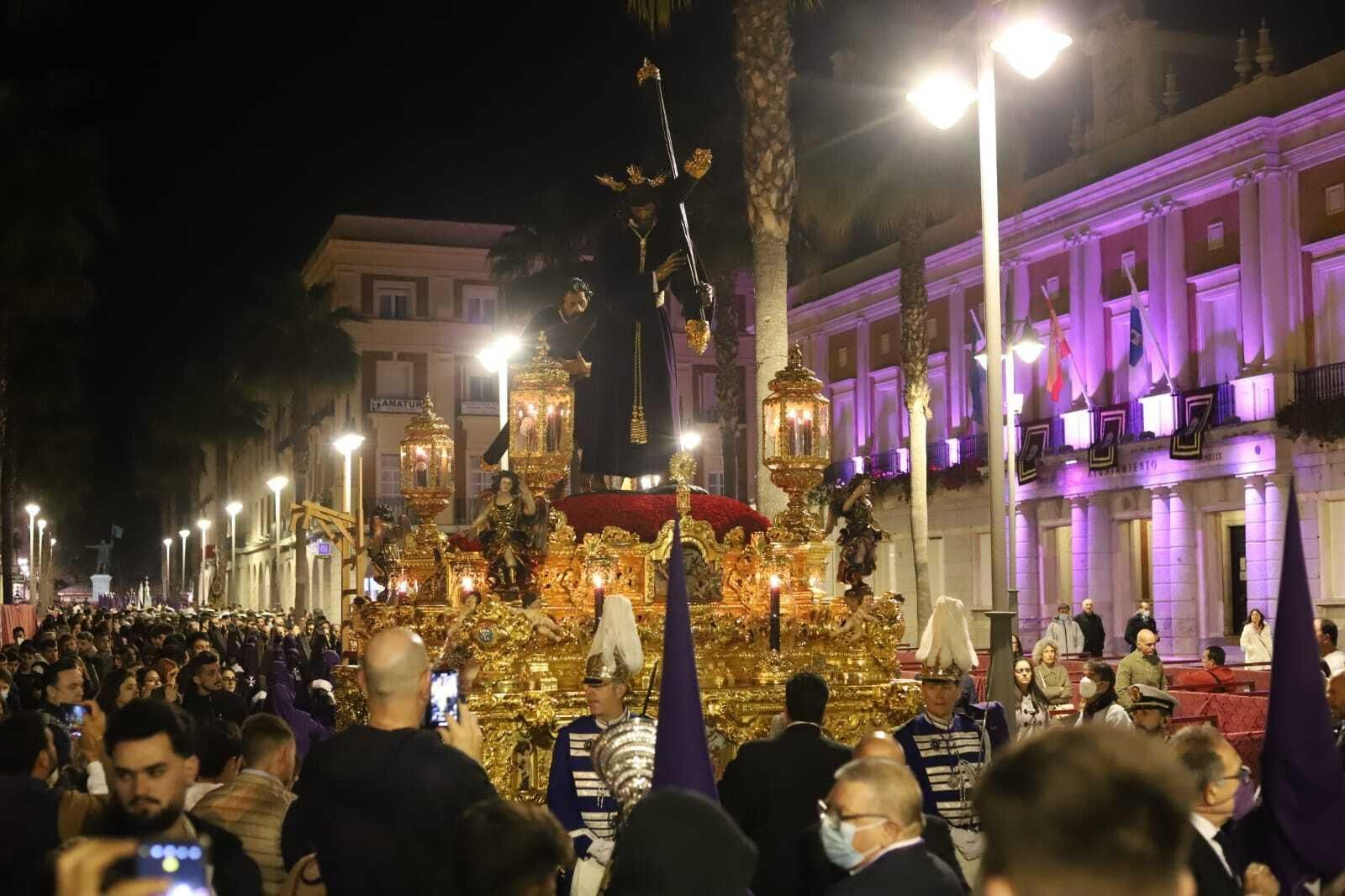 Imágenes del Nazareno recorriendo las calles de Huelva en la Semana Santa 2022.
