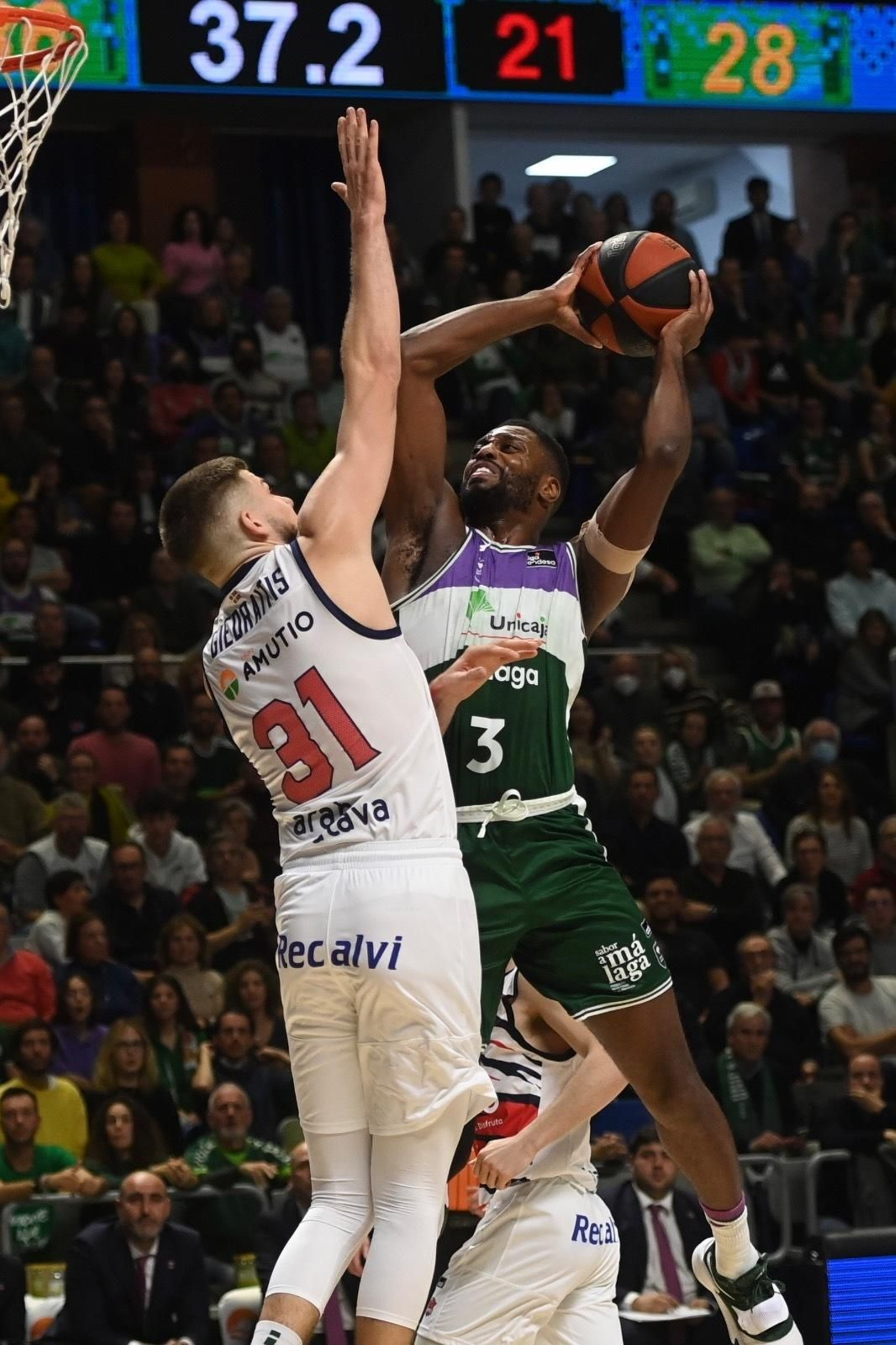 El Unicaja - Cazoo Baskonia, en imágenes