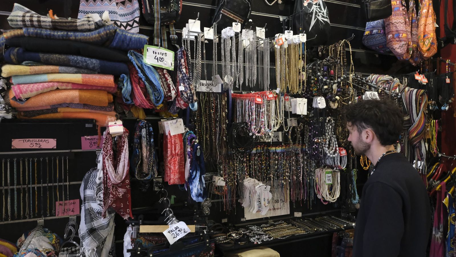 '400 gallinas' echa el cierre tras cerca de tres décadas en Almería, en imágenes