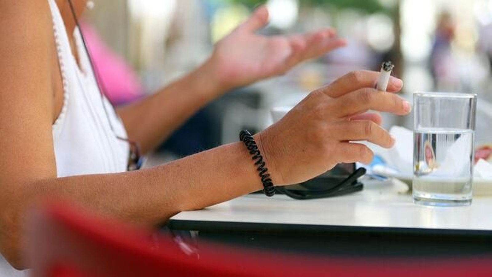 El tabaco no solo envenena nuestro pulmones: también el planeta