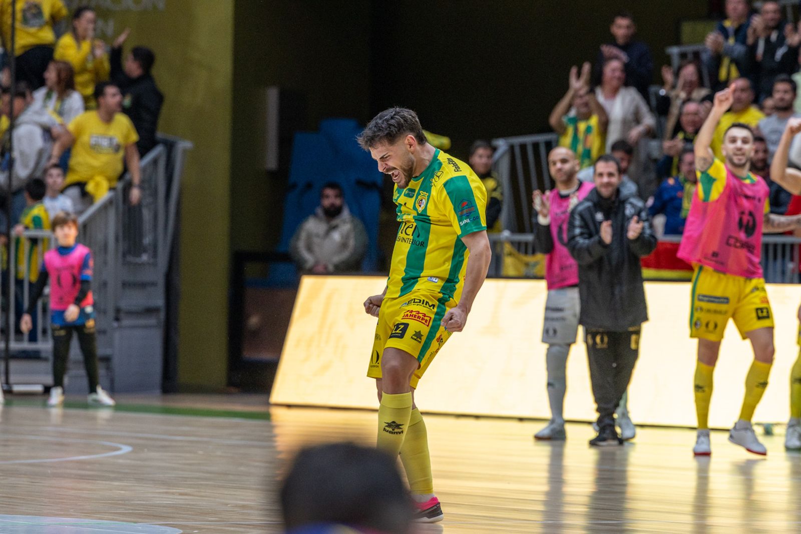 Las mejores imágenes del espectacular encuentro entre Jaén Paraíso Interior FS y Barça (3-3)