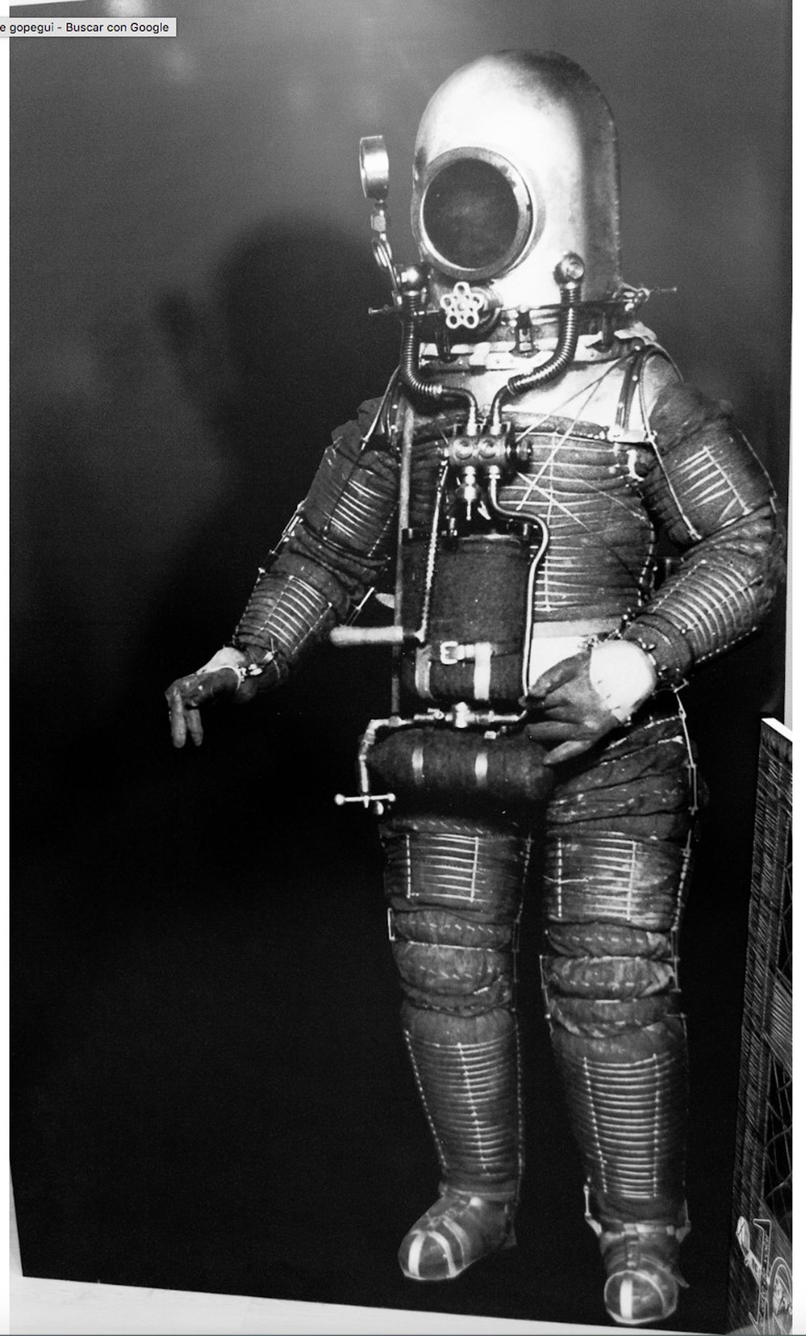 Traje aerostático inventado por Emilio Herrera