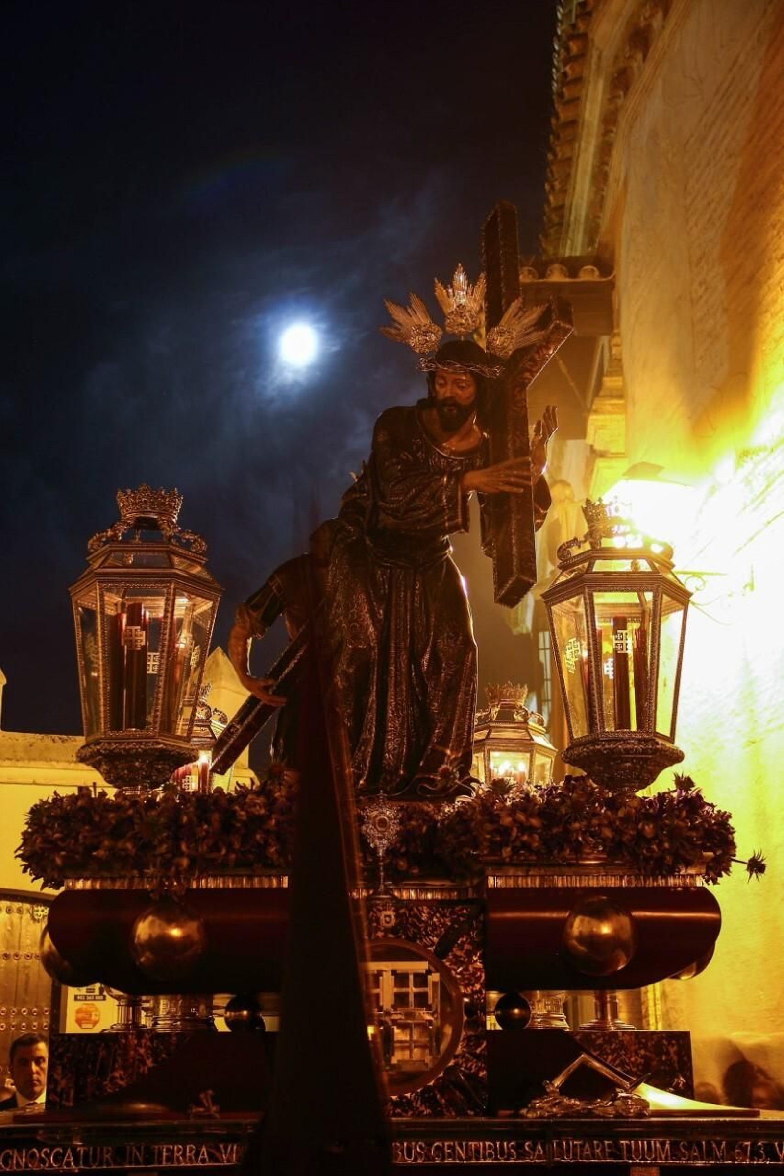 El paso de Jesús Nazareno, diseñado por el pintor Juan Fernández Lacomba.