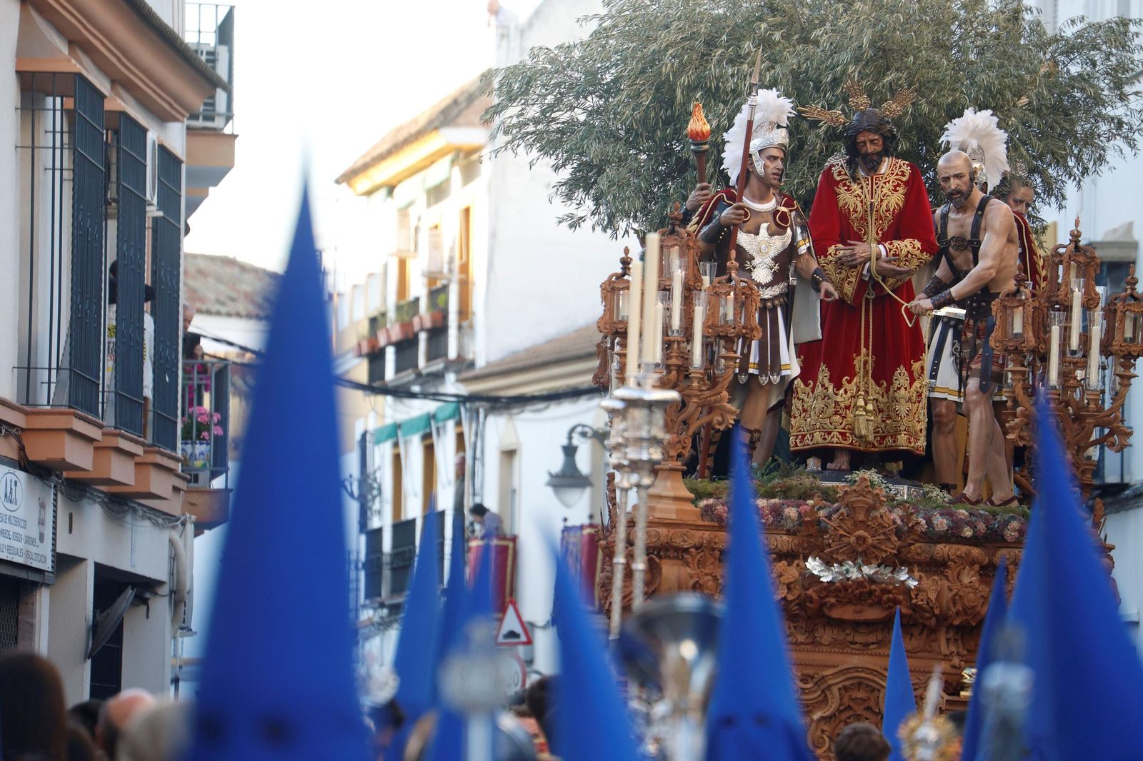 La procesión del Prendimiento en este Martes Santo de Córdoba, en imágenes